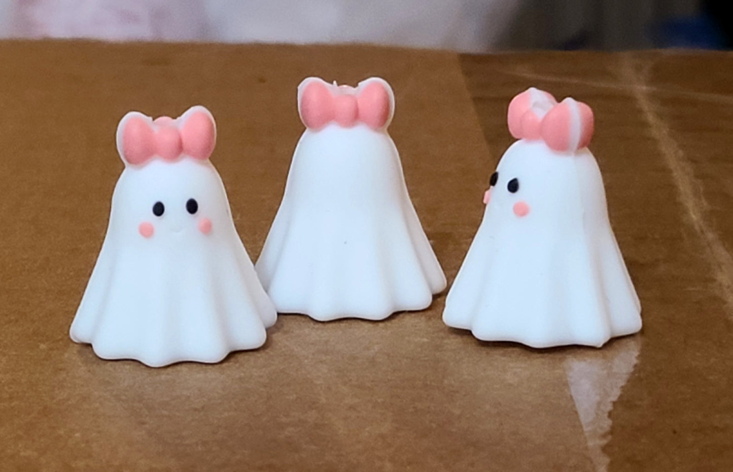 3D Ghost with Bow Silicone Focal Bead